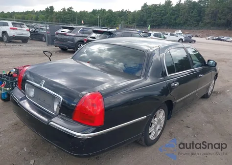 2011 Lincoln Town Car Executive L from USA, damaged, VIN 2LNBL8EV9BX753075